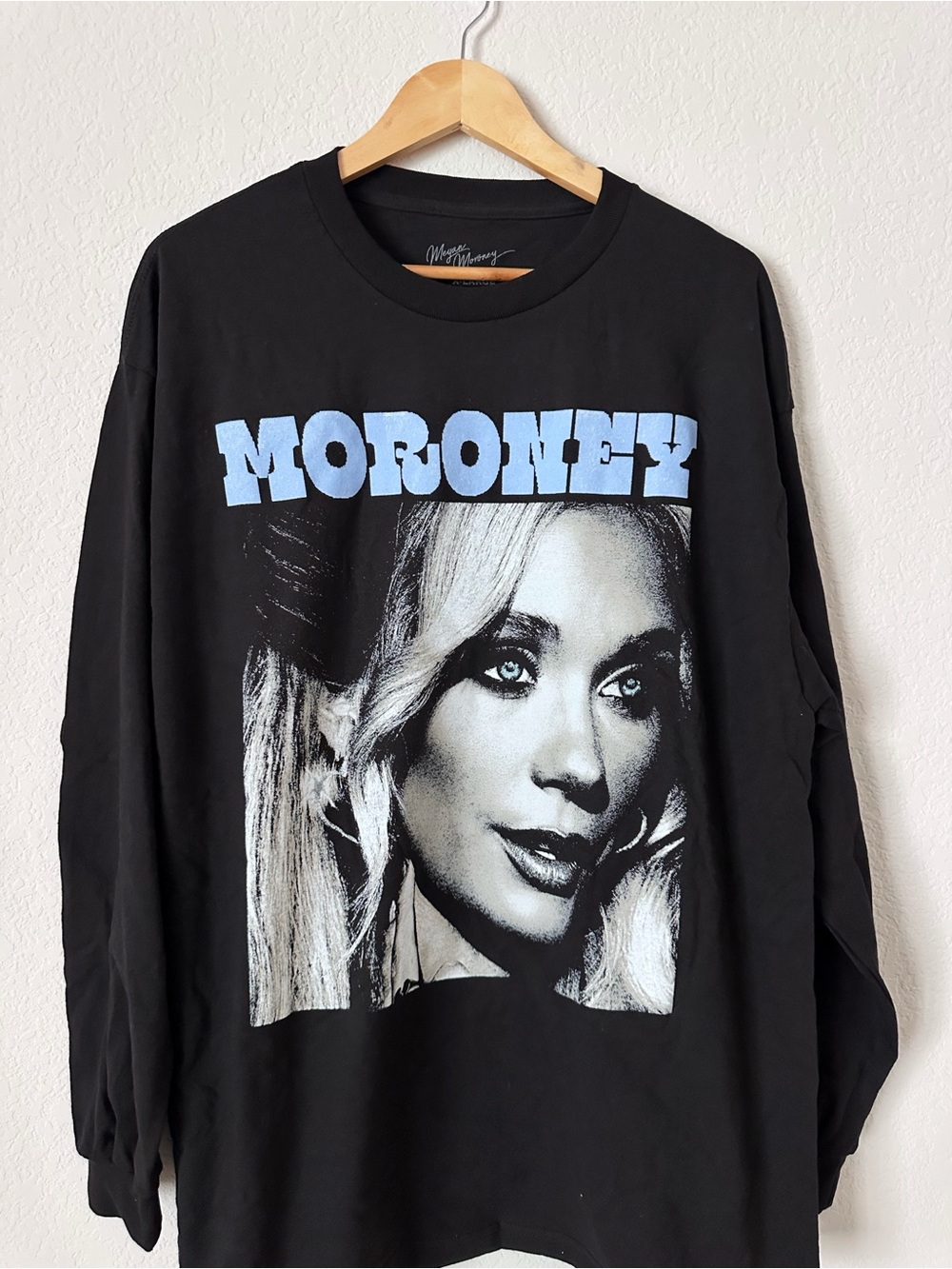 NEW Megan Moroney Long Black Graphic Sleeve Tee - Picture 3 of 7